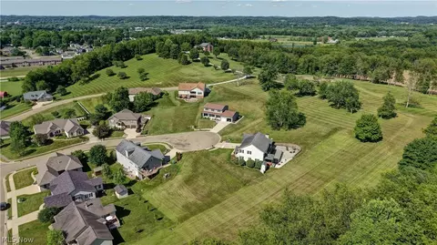 Briarwood Drive Se, New Philadelphia, OH 44663