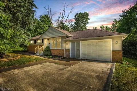 5124 Donovan Dr, Garfield Heights, OH 44125