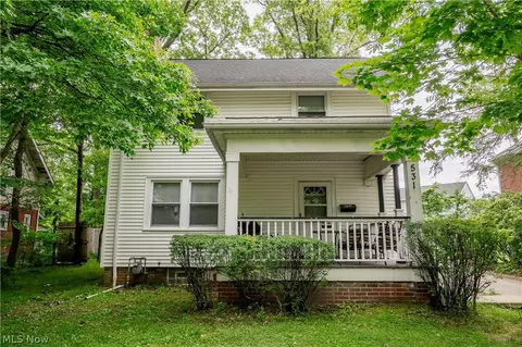 531 Fernwood Dr, Akron, OH 44320