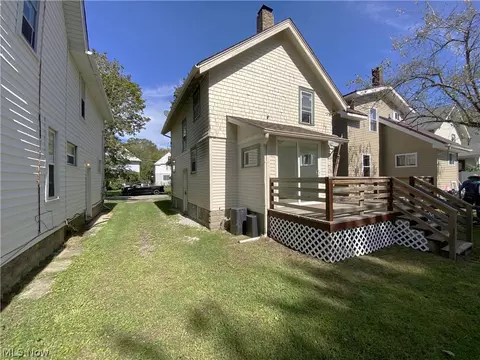Exterior - 618 W 57th St, Ashtabula, OH 44004 photo 4 of 5