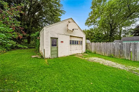 Exterior - 618 W 57th St, Ashtabula, OH 44004 photo 6 of 10