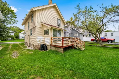 Exterior - 618 W 57th St, Ashtabula, OH 44004 photo 4 of 10