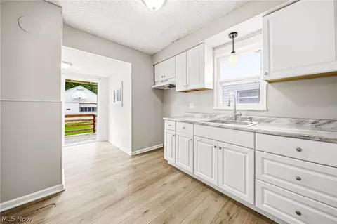 Entry Way - 618 W 57th St, Ashtabula, OH 44004 photo 1 of 2