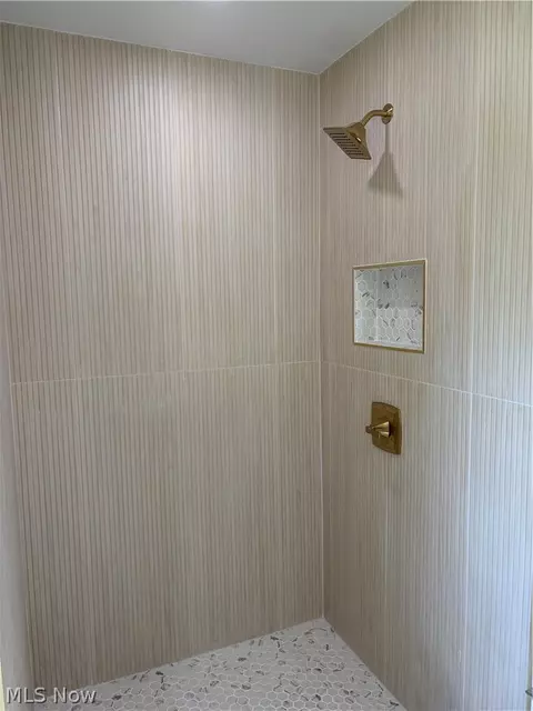 Bath - 113 Conifer Cir, Wheeling, WV 26003 photo 4 of 6