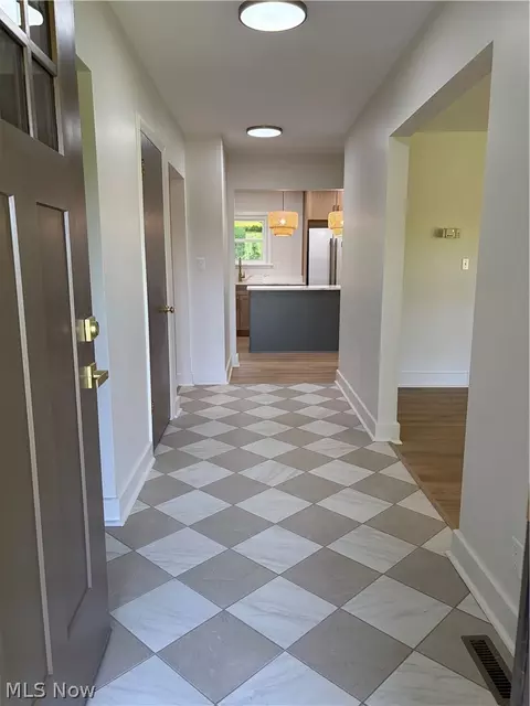 Entry Way - 113 Conifer Cir, Wheeling, WV 26003 photo 2 of 2