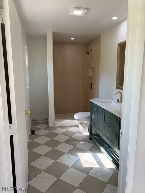 Bath - 113 Conifer Cir, Wheeling, WV 26003 photo 5 of 6