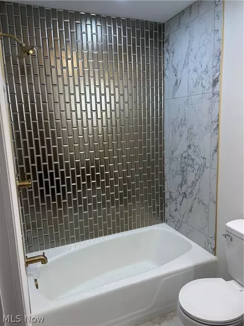 Bath - 113 Conifer Cir, Wheeling, WV 26003 photo 2 of 6