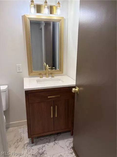 Bath - 113 Conifer Cir, Wheeling, WV 26003 photo 1 of 6