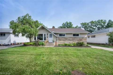 6174 Westerham Rd, Mayfield Heights, OH 44124