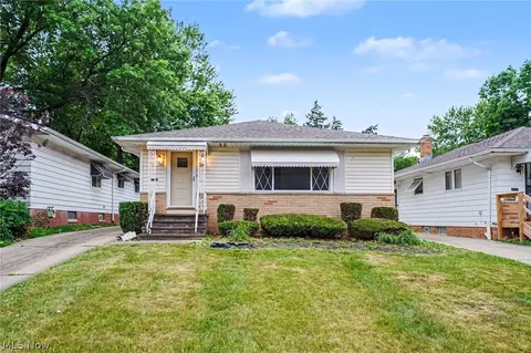 5576 Andover Blvd, Garfield Heights, OH 44125