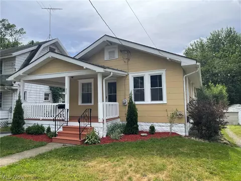628 Garry Rd, Akron, OH 44305