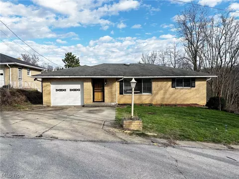 137 Clay St, Weirton, WV 26062