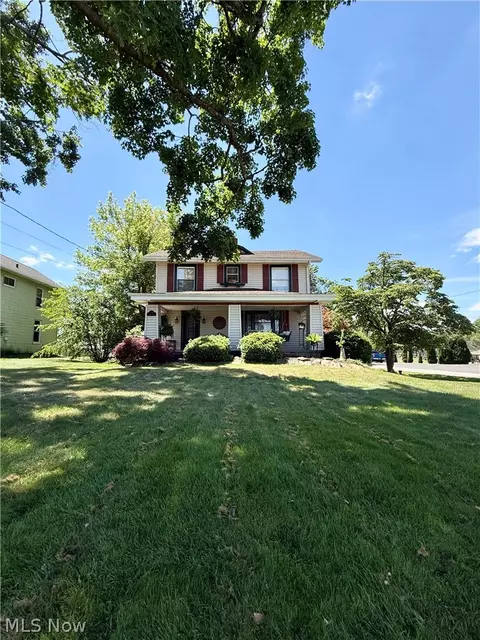146 W Quarry St, Newton Falls, OH 44444