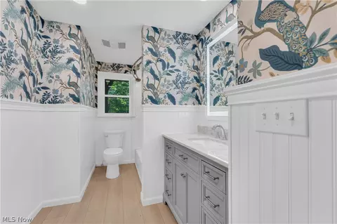 Bath - 691 Oakridge Dr, Boardman, OH 44512 photo 3 of 5