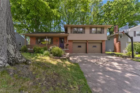 Exterior - 691 Oakridge Dr, Boardman, OH 44512 photo 2 of 7