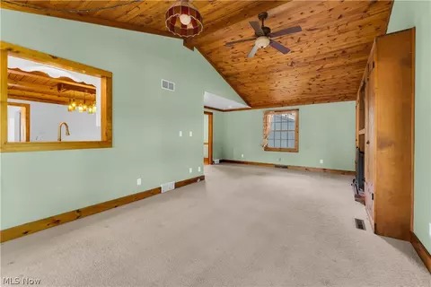 Living - 691 Oakridge Dr, Boardman, OH 44512 photo 6 of 6