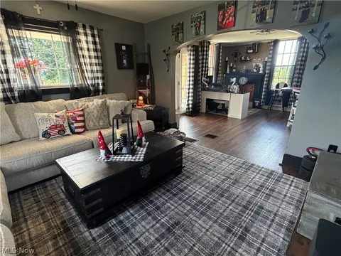 209 Washington St, Barnesville, OH 43713 photo 9