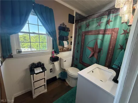 209 Washington St, Barnesville, OH 43713 photo 16