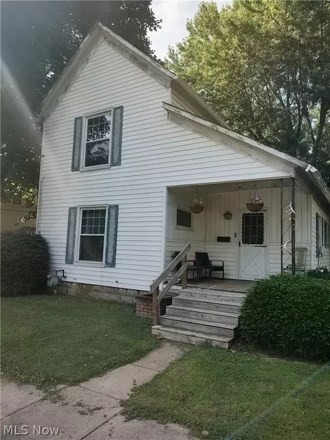 828 E State St, Newcomerstown, OH 43832