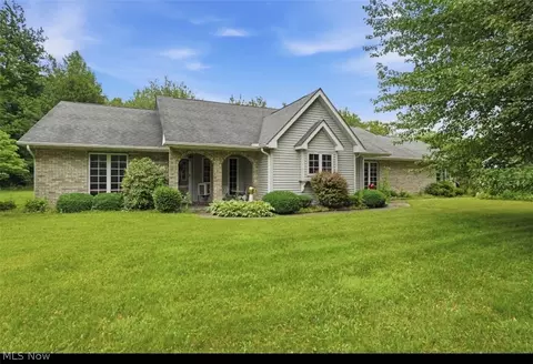 3556 Lake Rd, Conneaut, OH 44030