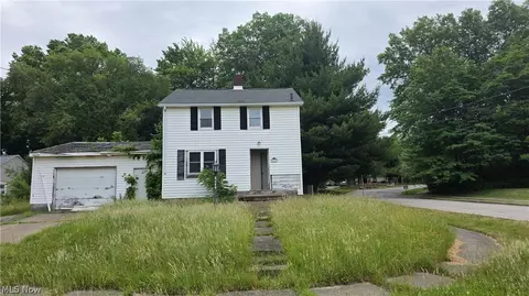 2143 Central Parkway Ave SE, Warren, OH 44484
