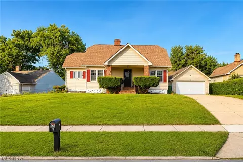 173 Brush Rd, Richmond Heights, OH 44143