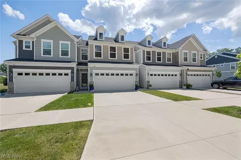 841 S Parkside Dr, Westlake, OH 44145