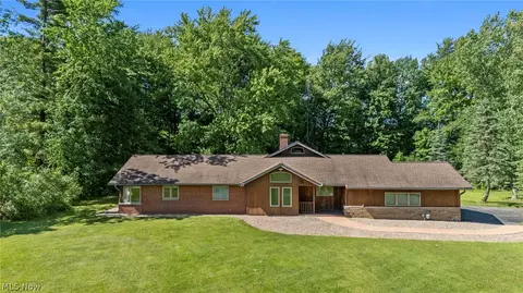 34995 Miles Rd, Moreland Hills, OH 44022