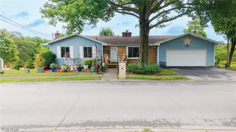 329 Wakefield Dr, Washington, WV 26181
