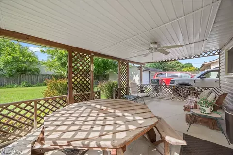 Exterior - 829 Delaware Ave, Elyria, OH 44035 photo 2 of 8