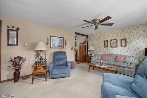 Living - 829 Delaware Ave, Elyria, OH 44035 photo 1 of 2