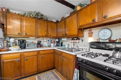 Kitchen - 829 Delaware Ave, Elyria, OH 44035 photo 3 of 3
