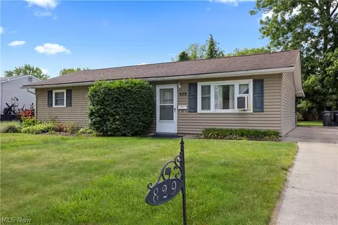 829 Delaware Ave, Elyria, OH 44035