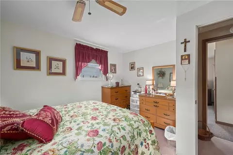 Bedroom - 829 Delaware Ave, Elyria, OH 44035 photo 2 of 11