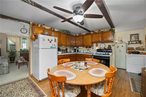 Kitchen - 829 Delaware Ave, Elyria, OH 44035 photo 2 of 3