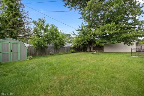 Exterior - 829 Delaware Ave, Elyria, OH 44035 photo 8 of 8
