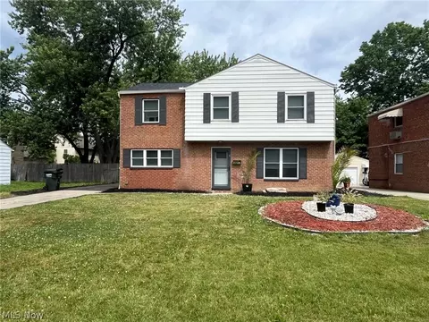 28061 Tremaine Dr, Euclid, OH 44132