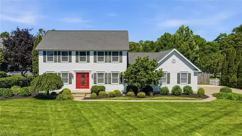 702 Heron Dr, Huron, OH 44839