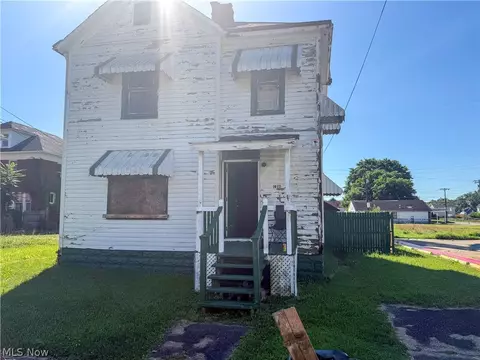 1612 Spring St, Parkersburg, WV 26101