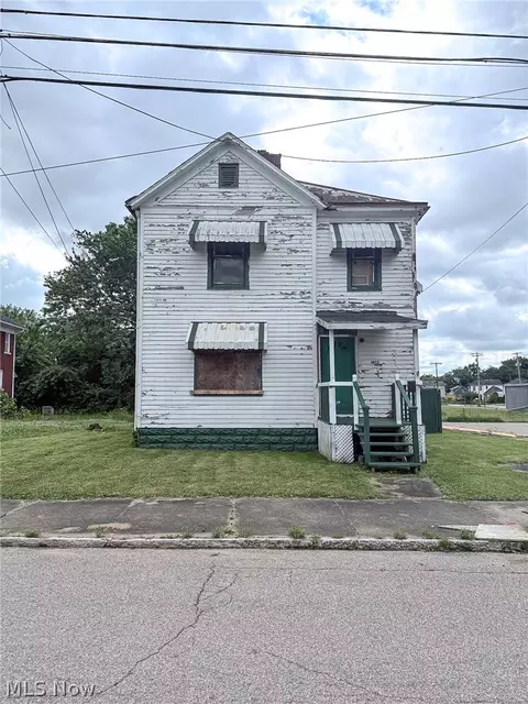 1612 Spring St, Parkersburg, WV 26101