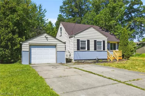 1620 Cedar Dr, Lorain, OH 44052
