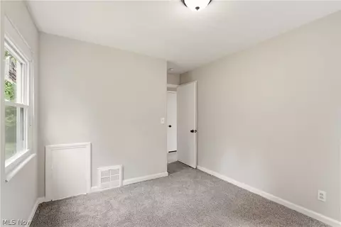 Bedroom - 1620 Cedar Dr, Lorain, OH 44052 photo 4 of 8