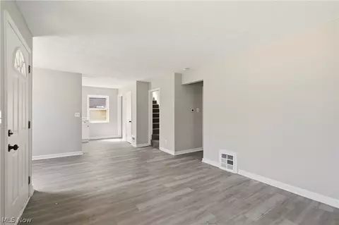 Living - 1620 Cedar Dr, Lorain, OH 44052 photo 1 of 5