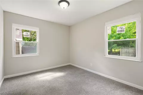 Bedroom - 1620 Cedar Dr, Lorain, OH 44052 photo 2 of 8