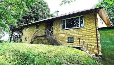69857 Vernon Rd, Martins Ferry, OH 43935