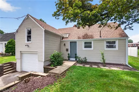 2747 Lincoln Way NW, Massillon, OH 44647