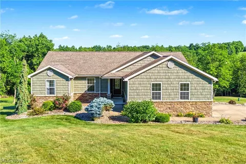 805 Wynncrest Dr, Marietta, OH 45750