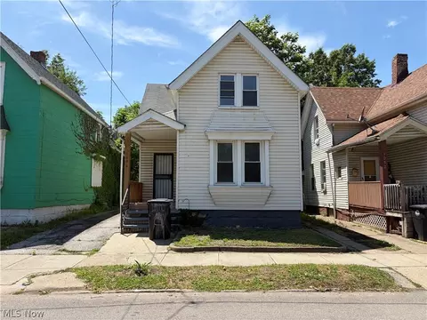 1096 E 72nd St, Cleveland, OH 44103