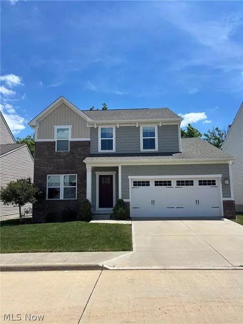 141 Fenwick Dr, Brunswick, OH 44212
