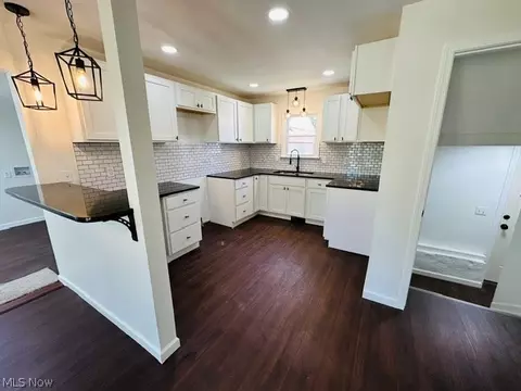 Kitchen - 311 E 241st St E, Euclid, OH 44123 photo 2 of 2